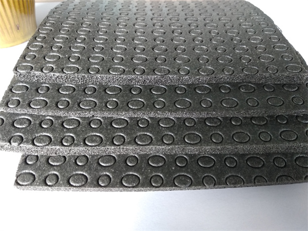 單(dān)面凹發(fa)泡橡膠(jiao)減震墊(nian)闆